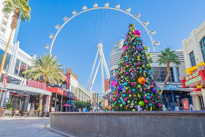 The LINQ Promenade 